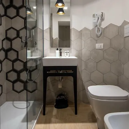 Five Boutique ナポリ