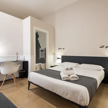 Five Boutique 2* Naples