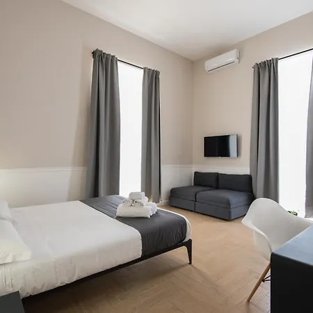 Πανσιόν Five Boutique Νάπολη